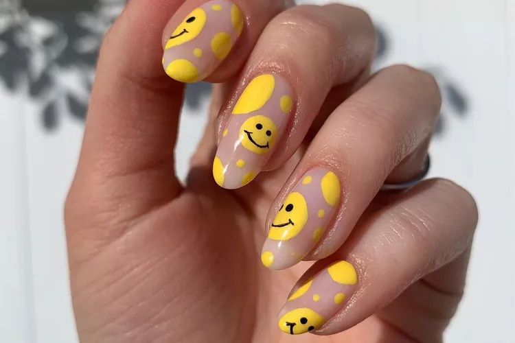 Emoji Nails – Cute & Playful Vibes