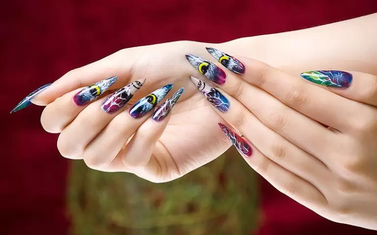 Stiletto Shape – The Dramatic Edge