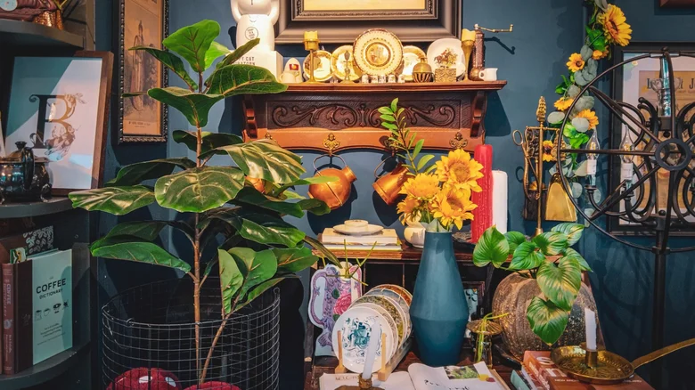 Avoid packing too many trinkets into your room