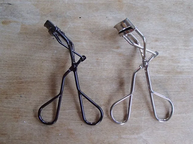 Don’t Forget to Use Your Eyelash Curler