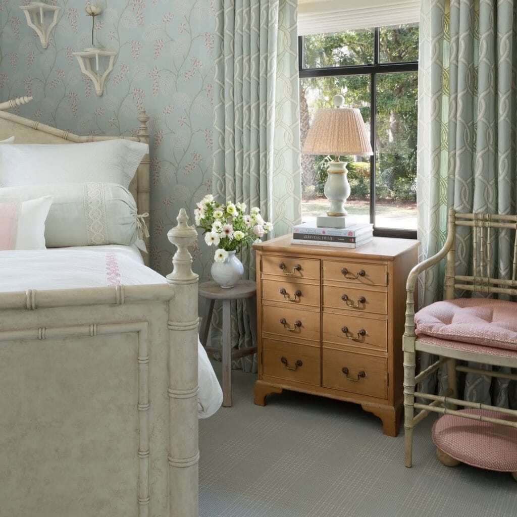 Wallpaper with Flowers for a Comfortable Bedroom Retreat