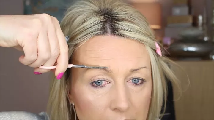 "Side-by-side of thin, structured brows versus natural, fuller brow shapes."