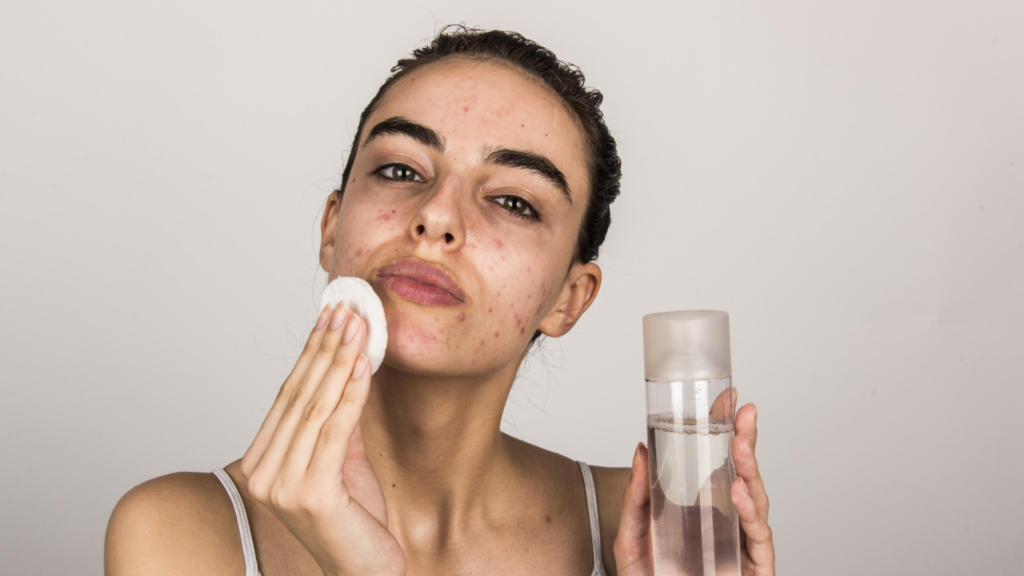 “Scientific diagram showing the skin’s lipid barrier and how moisturizers trap hydration.”