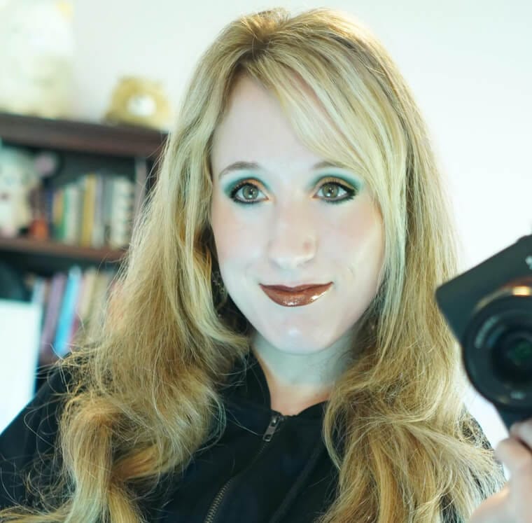 Eye close-up showing minimal mascara on lower lashes for lifted and fresh appearance.