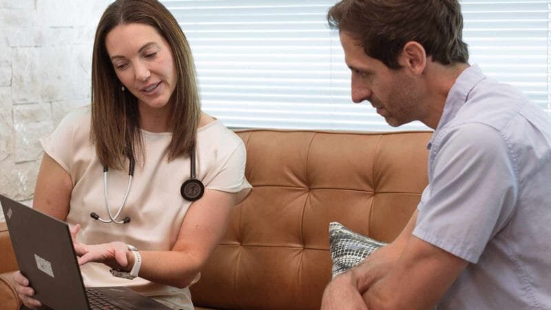 Guy Finds Nothing Better Than Debating About Vaccines With His Nurse GF, Receives A Harsh Backlash