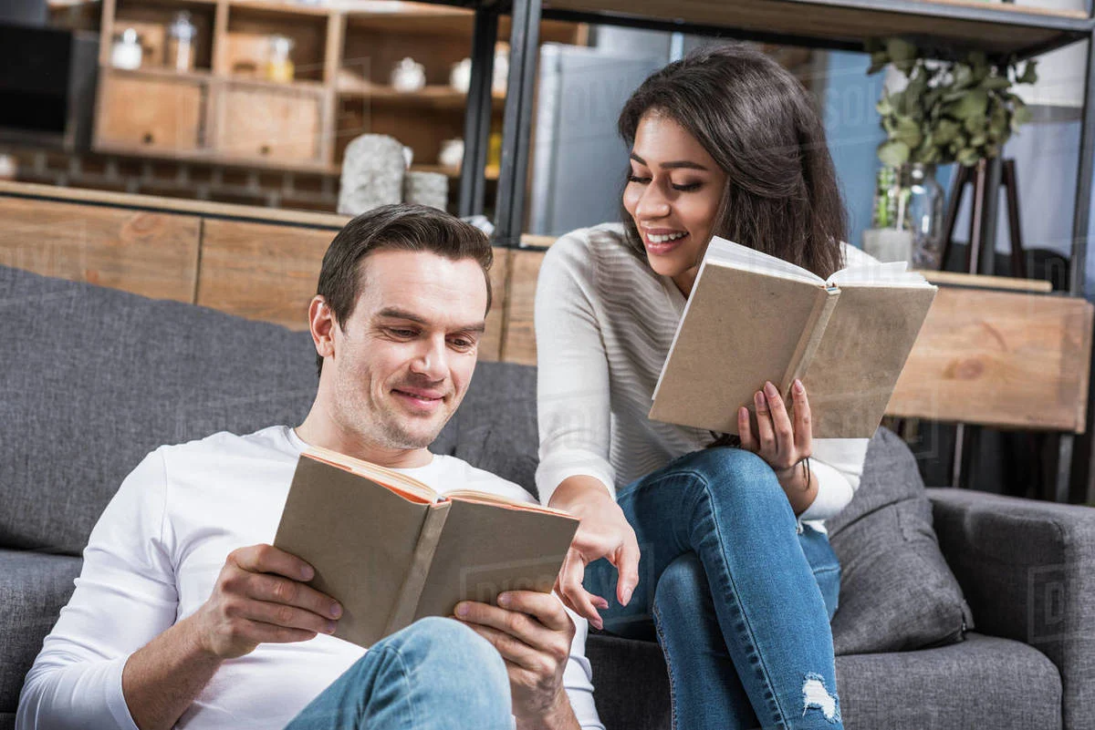 Guy Comes Into Girlfriend’s Book Club Just To Embarrass Her, Doesn’t See The Big Deal